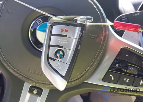 2021 BMW M850I xDrive z USA, uszkodzony, nr VIN WBAFY4C08MLF65557